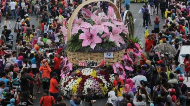 Parade Budaya & Pawai Bunga