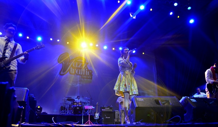 Penampilan Raisa di Bank Jatim Jazz Traffic 2014