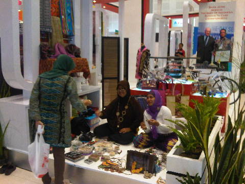 Bank Jatim Participate In Exhibition Banking & SME Expo 2013